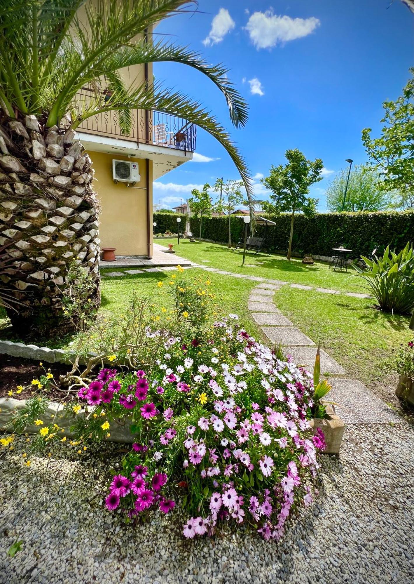 Bed&Breakfast Villa Lorena ฟอร์เต เดย์ มาร์มี ภายนอก รูปภาพ