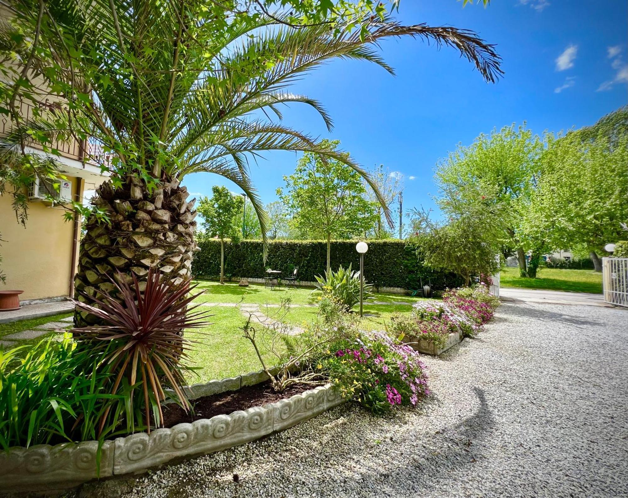Bed&Breakfast Villa Lorena ฟอร์เต เดย์ มาร์มี ภายนอก รูปภาพ