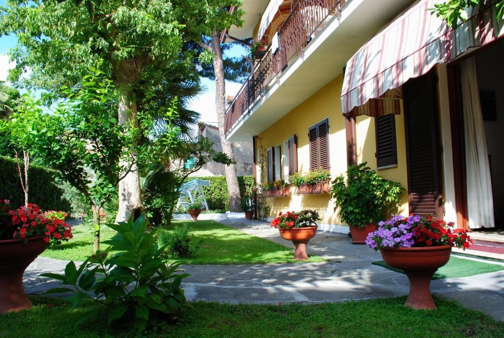 Bed&Breakfast Villa Lorena ฟอร์เต เดย์ มาร์มี ภายนอก รูปภาพ
